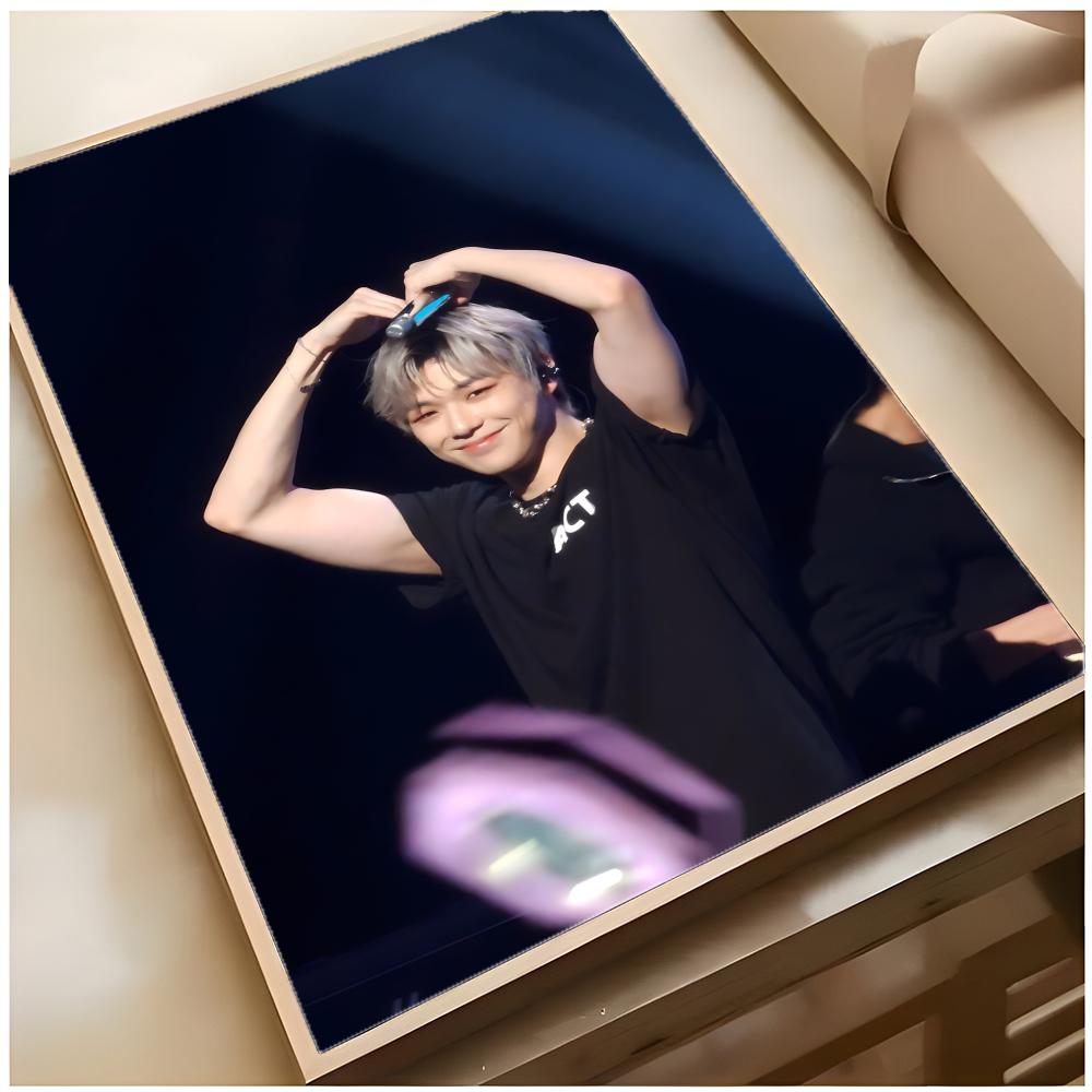 Solo-K-Pop-Star K-Kang Daniel  – Home Decor Solo Bewertung und Preis